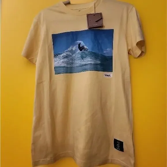 Vast Life Graphic T-Shirt Small Yellow Surfing‎ Beach NWT CR10 Excellent New