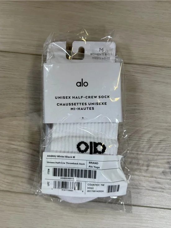 Alo Yoga Unisex Half-Crew Throwback Socks White Black Size M NWT