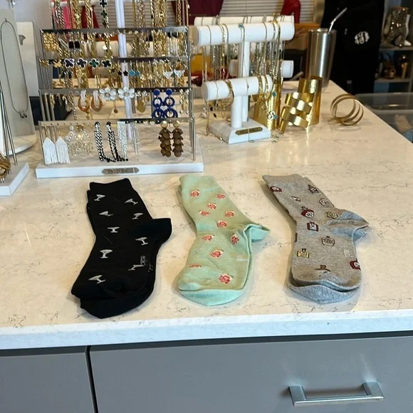 J Crew 3 pack Party drinks socks​