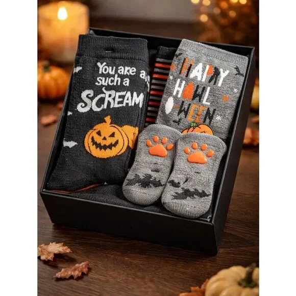 NWT Women’s 4 Pair Halloween Socks - Orange/Black - Dog Paw Socks