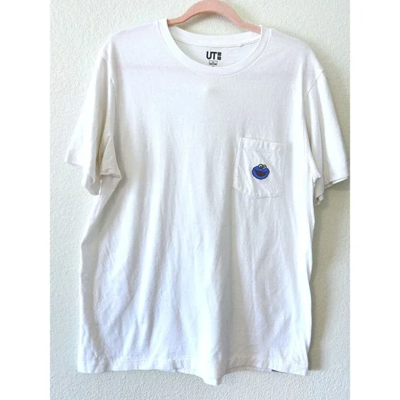Streetwear Uniqlo X‎ KAWS Sesame Street Cookie Monster Pocket T-Shirt White SZ L