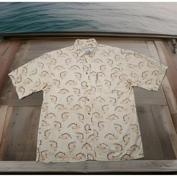 Columbia Shirt M Marlin Fish Print Short Sleeve‎ Button Down Pocket Outdoors