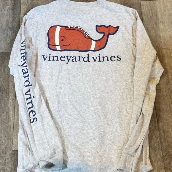 Vineyard Vines Gray Long Sleeve Shirt‎ with 🏈 Football Whale size xs