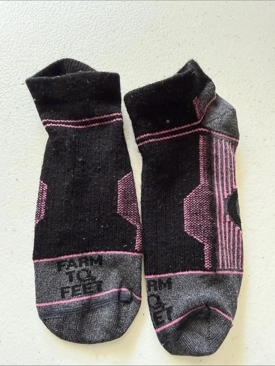 Farm to Feet Wool Blend Black & Pink Athletic Ankle Socks - Size M