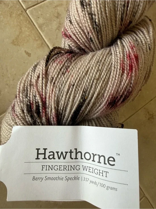 Hawthorne Hand-Dyed Wool Yarn - Cream with Pink Speckles - Berry Smoothie Specle