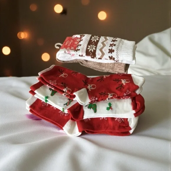 BUNDLE - 5 pairs Festive Christmas Socks NWT. One pair per purchase