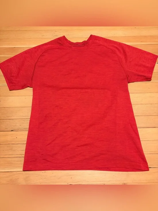 Lululemon Metal Vent Tech Shirt Men's L  bright red Performance short sleeve