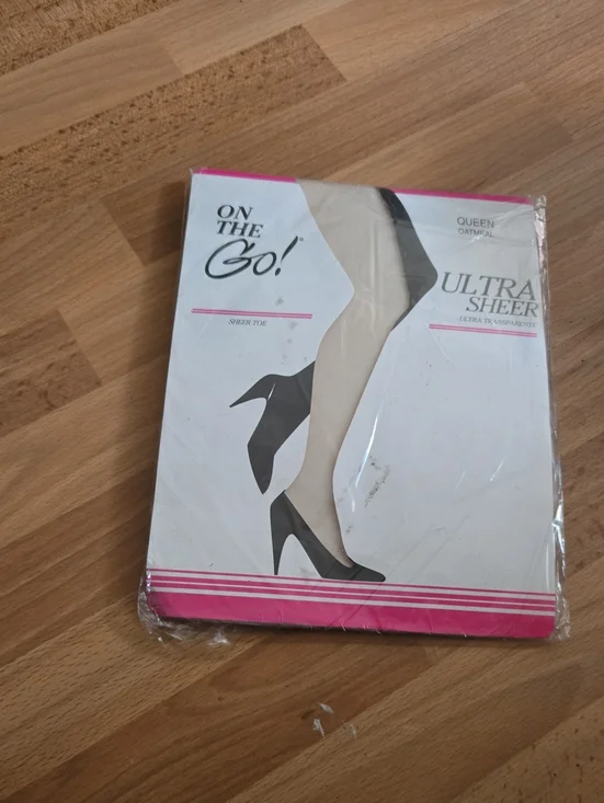 Ultra Sheer Queen Oatmeal Women's Hosiery - Beige