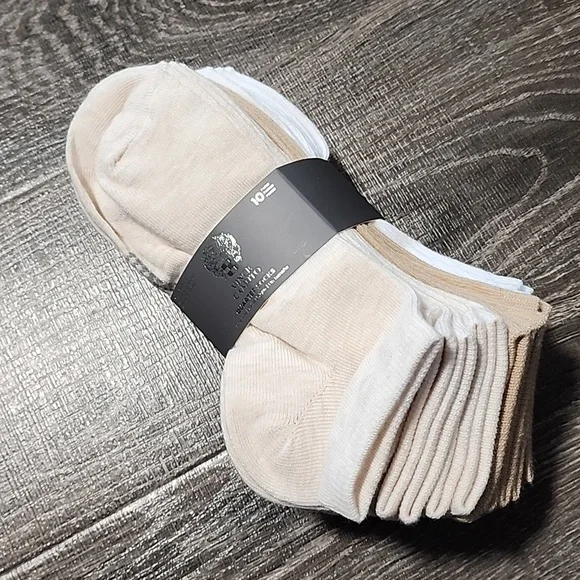 10 pair Vince Camuto Quarter Socks