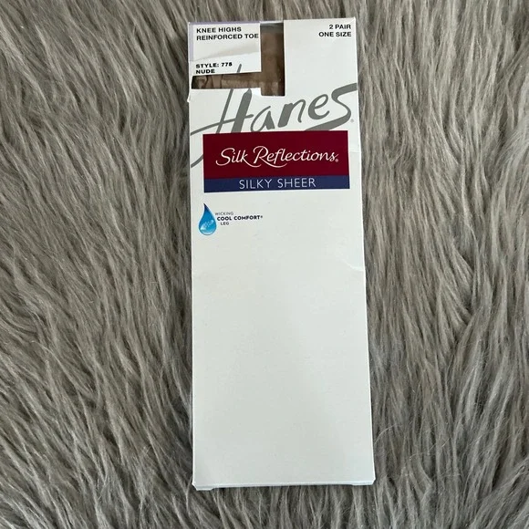 Hanes Knee Highs Reinforced Toe Womens One Size Nude 2 Pair Silky Sheer‎