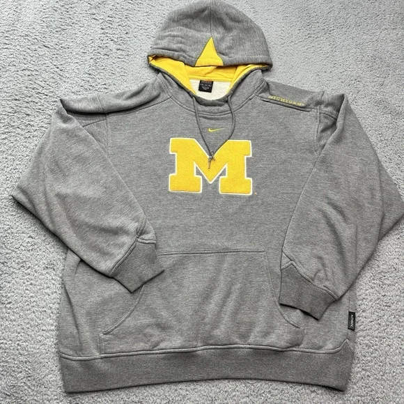 Nike Michigan Wolverines Center Swoosh Hoodie Mens M Y2K Gray Yellow Embroidered