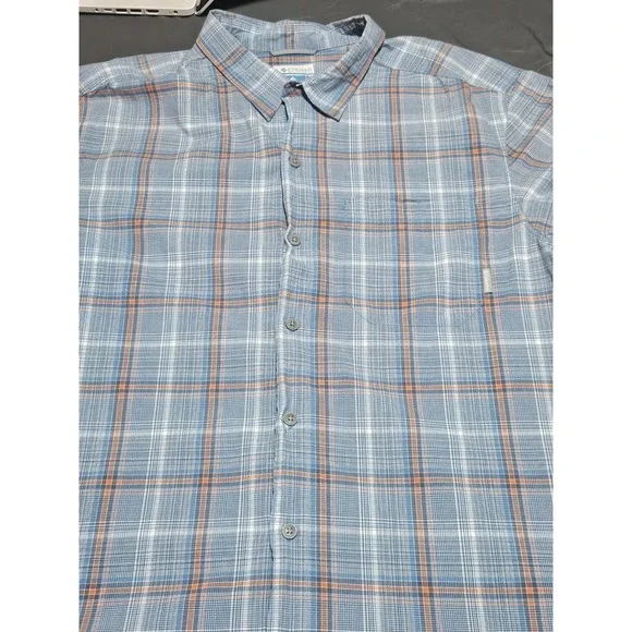 Columbia‎ Mens L Short Sleeve Button Down Shirt