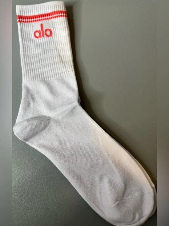 ALO Yoga white unisex throwback ribbed cuff Socks w/ coral Stripes contrast logo