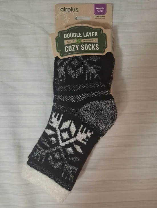 Airplus Women's Black & White Double-Layer Cozy Socks