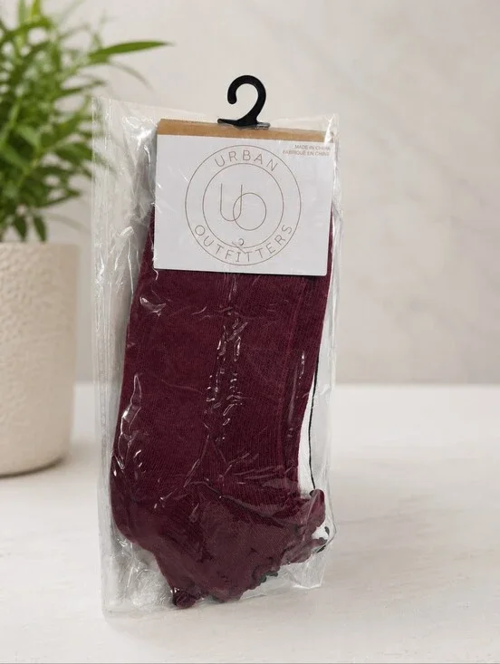 Urban Outfitters 3-Pack Ruffle Ankle Socks NIP Wine White Black