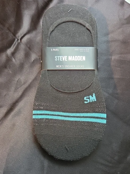5 Pairs Of Steve Madden Black No-Show Sneaker Socks with Teal Stripe Accents