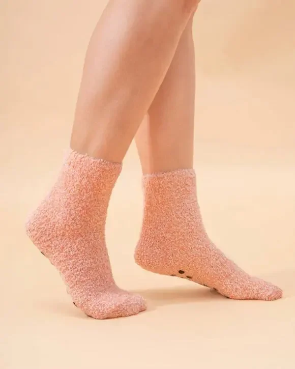 NWT Shapermint Pink Fuzzy Slipper Sock Small