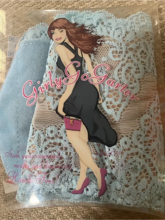 GirlyGoGarter Lace Garter in Light Blue Hands free holder size small 0-6. NIB