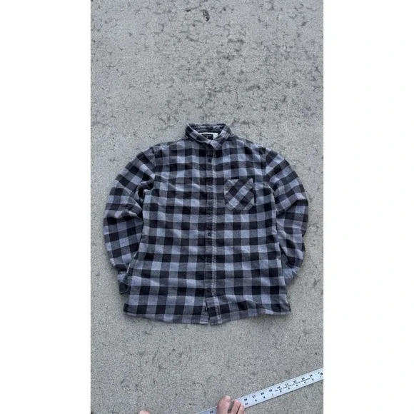 Quiksilver Gray Plaid Flannel Button-Up Shirt‎ Men's Size M Modern Fit