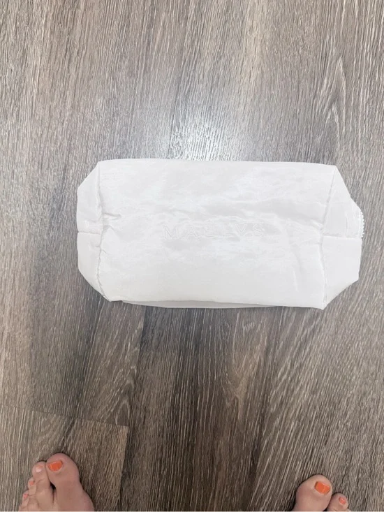 🌸 MAELYS White Quilted Cosmetic Pouch