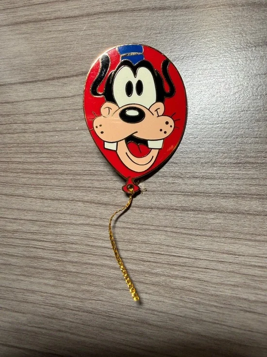 Disney Trading Pin - Goofy Cast Member Balloon