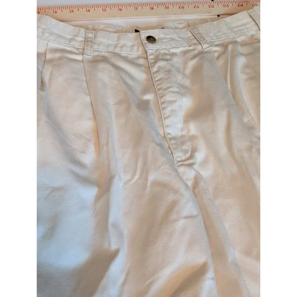 Men's Dockers Khakis shorts size 33