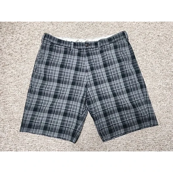 Eddie Bauer Legend Wash 38x10 Gray Black Plaid Chino Shorts 100%‎ Cotton