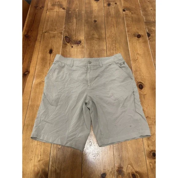 Under Armour Men's Size 34 Gray Activewear Shorts Golf Casual Flat Front