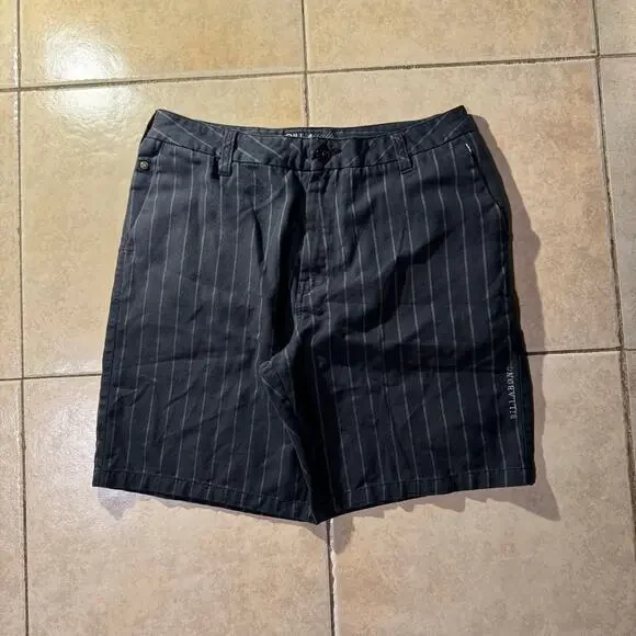 VIntage y2k mens Billabong Pin Stripe Baggy Shorts Size 36 in mens