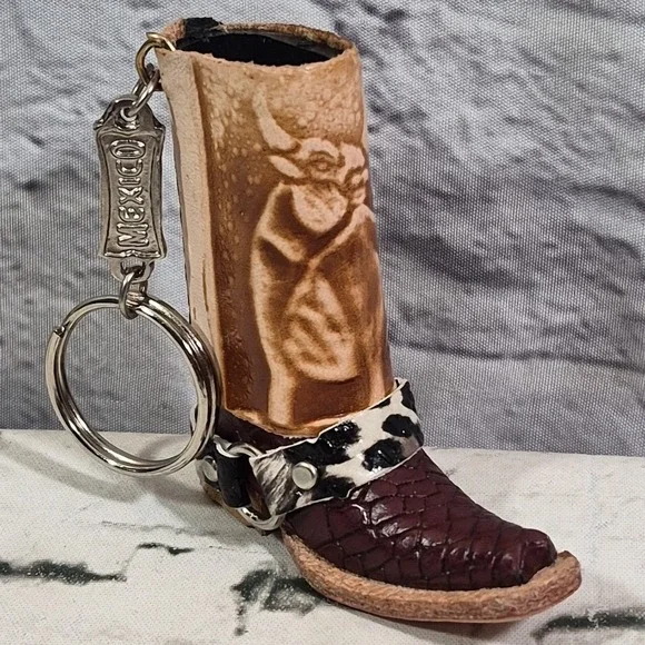 Queretaro Mexico Cowboy Boot Keychain Bull Embossed Travel Souvenir‎