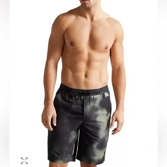 Ted Baker‎ Men's Caol Digital Print Floral Shorts Size 28R NWOT