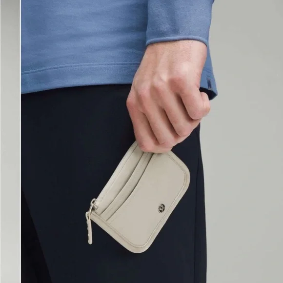 Compact Cream Leather Zip Card Wallet