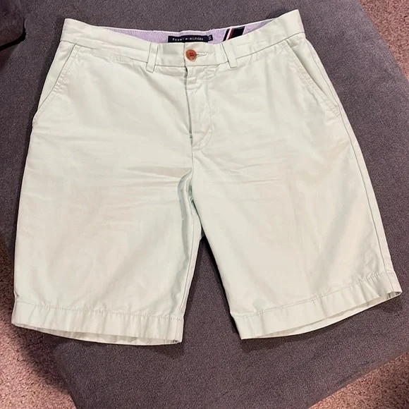 MEN’S Tommy Hilfiger Classic Fit Shorts with 9.5” inseam