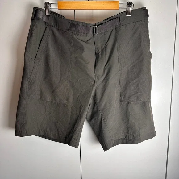 REI‎ Co-op Mens Nylon Hiking Shorts Olive Green Built On Purpose Size 38