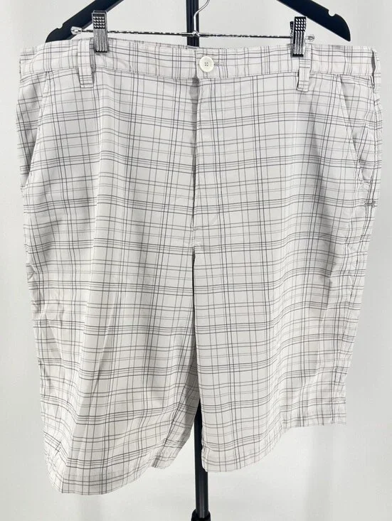 Under Armour plaid Size 40 Men's (1-38) golf shorts