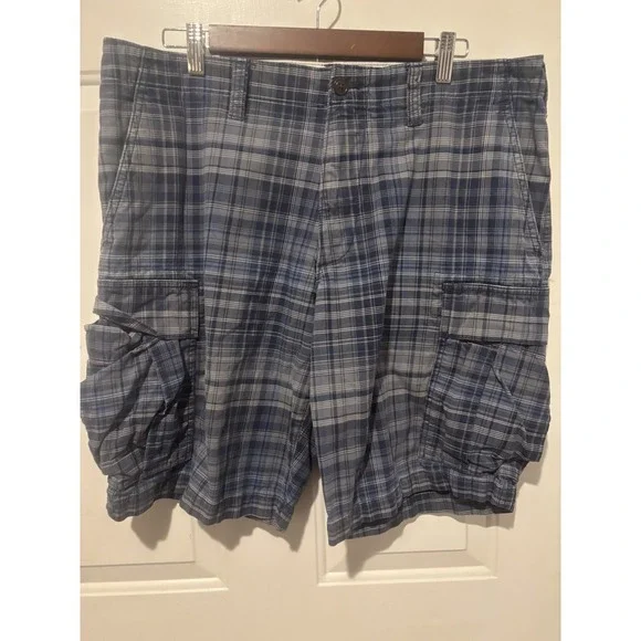 Eddie Bauer Shorts Men's Cargo Bermuda Size 36 Blue Plaid Outdoor Hiking‎
