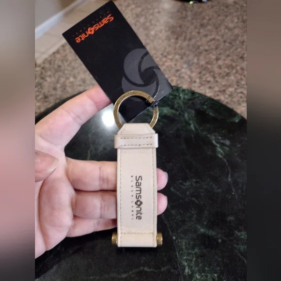 NWT Samsonite Black Label  Key Ring  Leather