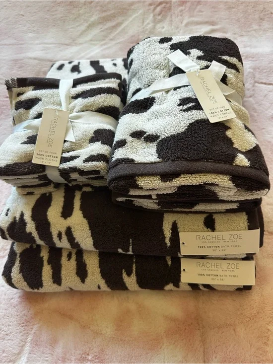 Cow Print 8-Piece Towel Set - Rachel Zoe NWT - 2 Bath, 2 Hand, 4 Wash Cloths