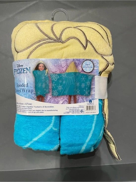Disney Frozen Elsa Girls Hooded Bath Towel Blue 24”x50” NWT