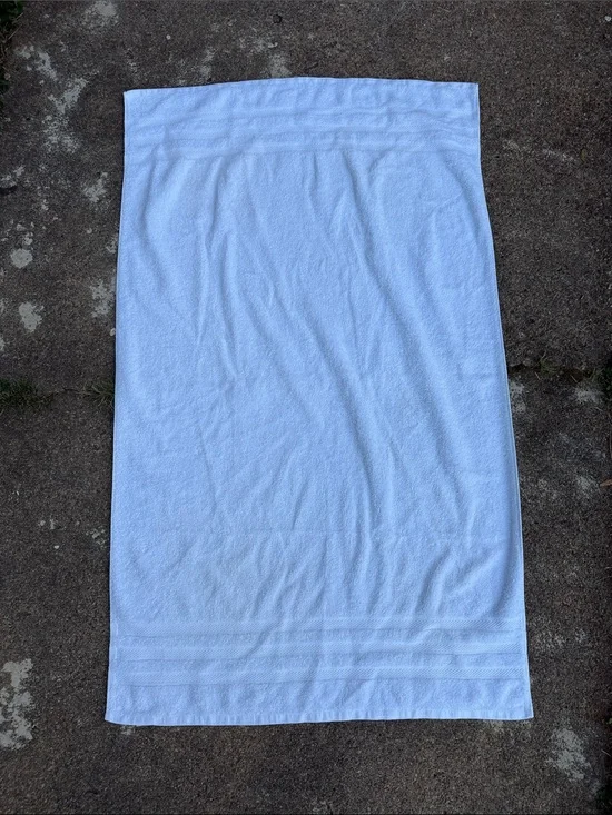 White Cotton Bath Towel - Classic Absorbent Bath Towel