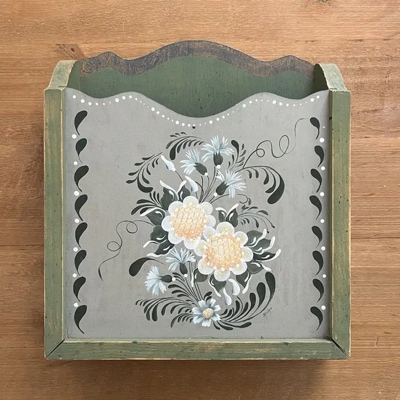 Vintage‎ Folk Art Hand Painted Wood Wall Pocket Mail Holder Floral Artist Signed