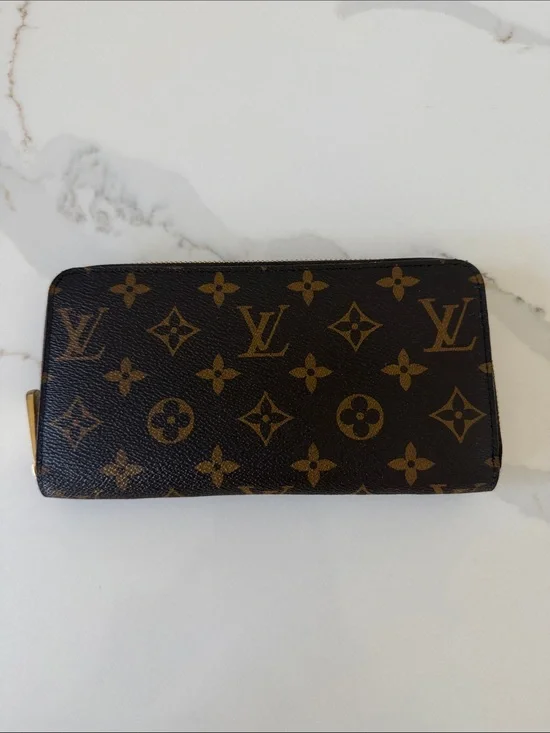 Louis Vuitton Monogram Zip-Around Card Holder in Brown and Tan