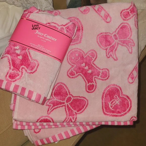 Juicy Couture Bath Towel Set 🎀