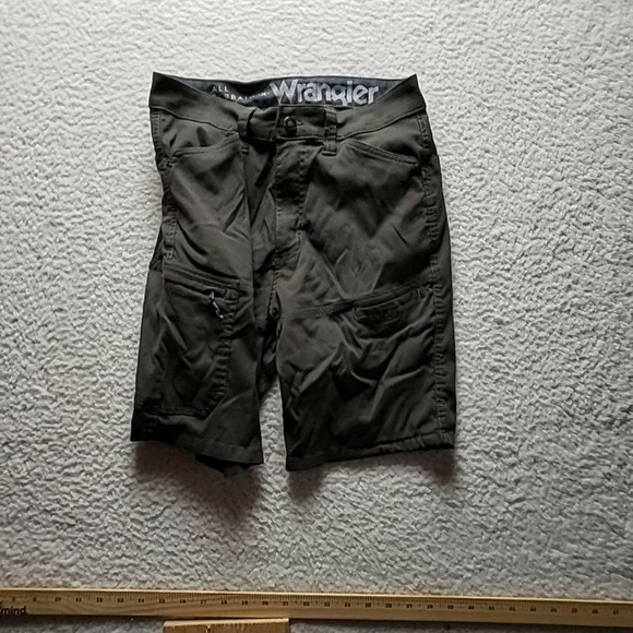 Wrangler Cargo Shorts Mens 31 Green All Terrain Gear 10 Inseam Travel Hiking