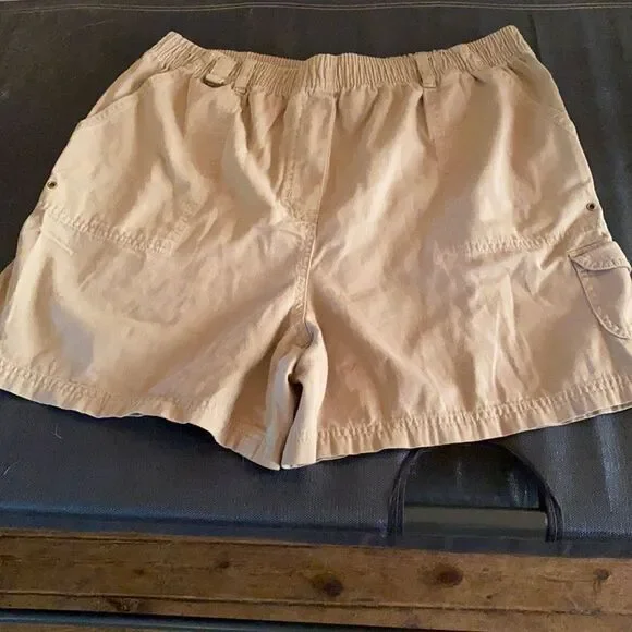 Tan Shorts sz. L