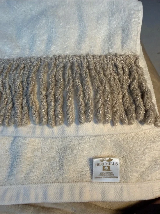 1888 Mills 100 % Cotton Cream Cotton Dec Bath Towel twisted fringe made USA 🇺🇸