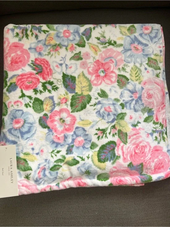 Laura Ashley BATH Towel Pastel Floral Quartet Pink Blue Green Velour Cotton 2pc