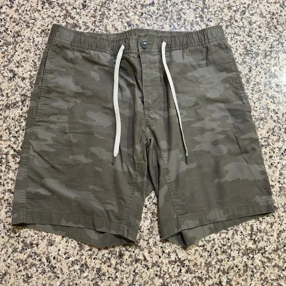 Vuori Olive Camo Drawstring Men’s Shorts
