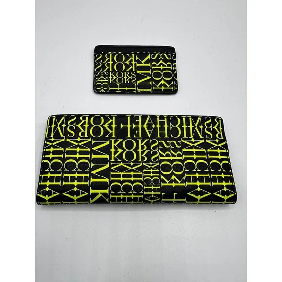 Michael Kors Green Zip Up Button Up Wallet and Business Card Holder SKU 1-024