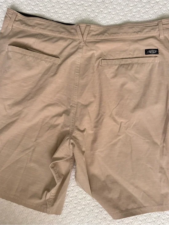 AFTCO men’s 38 light tan 9 inch performance golf shorts quick dry fishing preppy